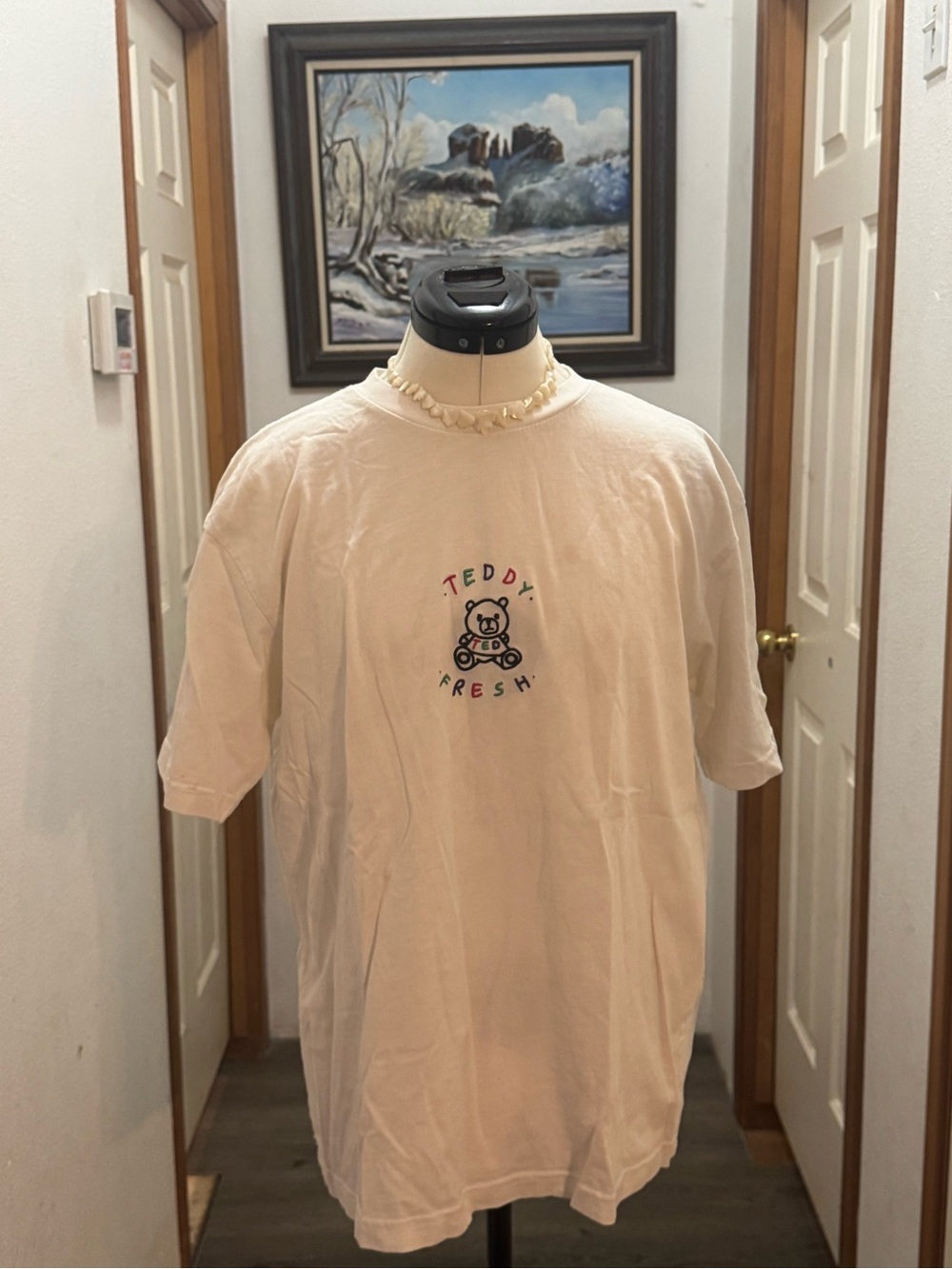 fresh Beige Graphic Teddy Logo Short Sleeve Tee